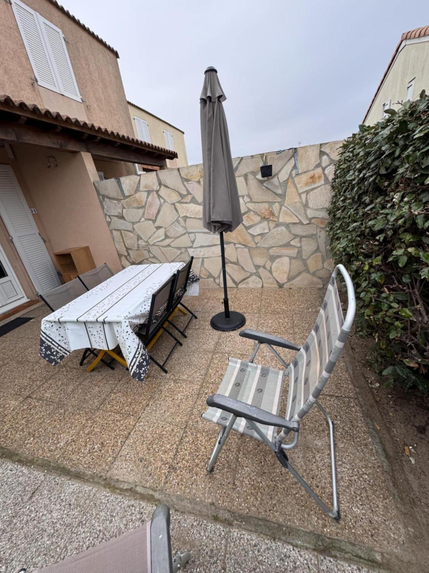 Les Marines D'Helios Villa Le Castellas Exterior foto